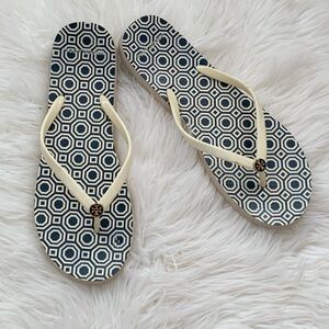1996.Tory Burch flip flops sandals